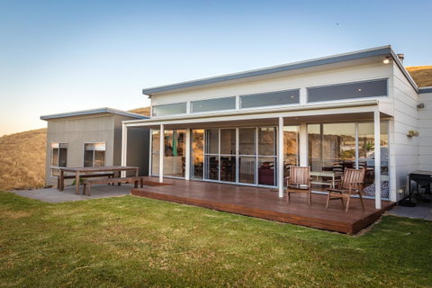 Middle River Beach House - East & West House - Accommodation Redcliffe 22
