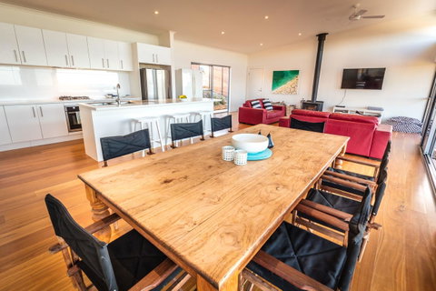 Middle River Beach House - East & West House - Accommodation Redcliffe 3