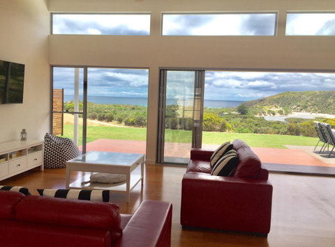 Middle River Beach House - East & West House - Accommodation Redcliffe 20