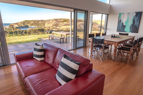 Middle River Beach House - East & West House - Accommodation Redcliffe 6