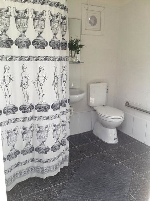 35 Trevena Road - Accommodation Redcliffe 15