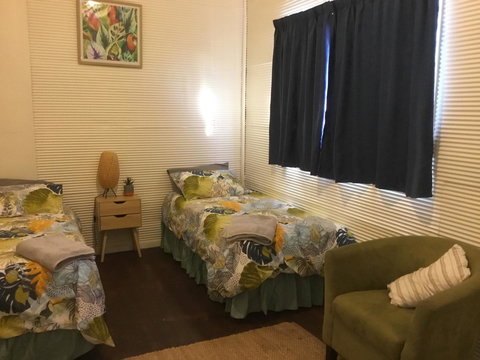 35 Trevena Road - Accommodation Redcliffe 2