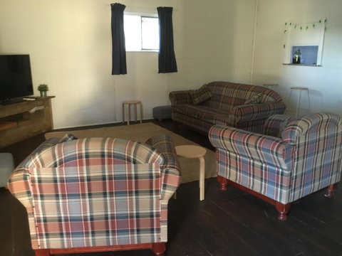 35 Trevena Road - Accommodation Redcliffe 6