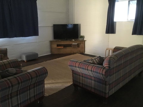 35 Trevena Road - Accommodation Redcliffe 3