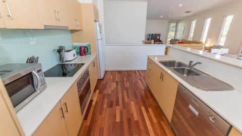 South Shores Villa 31 - South Shores Normanville - Accommodation Redcliffe 4