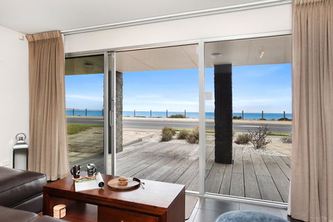 Esplanade Escape - Accommodation Redcliffe 29