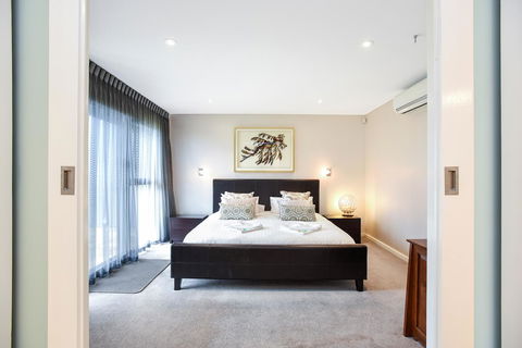 Esplanade Escape - Accommodation Redcliffe 35