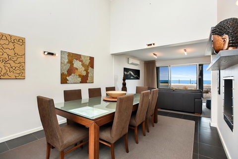 Esplanade Escape - Accommodation Redcliffe 20