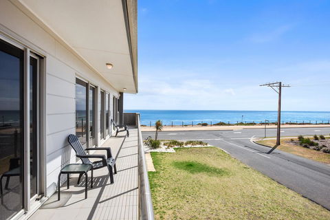 Esplanade Escape - Accommodation Redcliffe 10