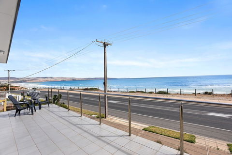 Esplanade Escape - Accommodation Redcliffe 16