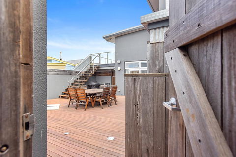 Esplanade Escape - Accommodation Redcliffe 9