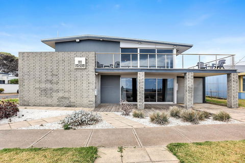 Esplanade Escape - Accommodation Redcliffe 30