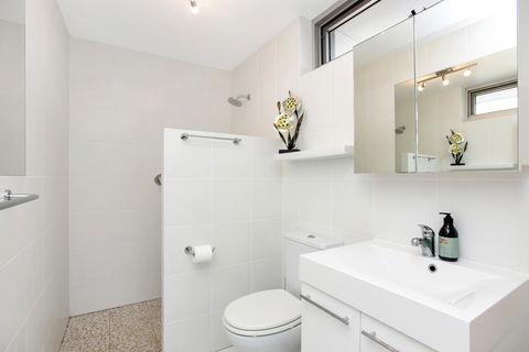 Esplanade Escape - Accommodation Redcliffe 5