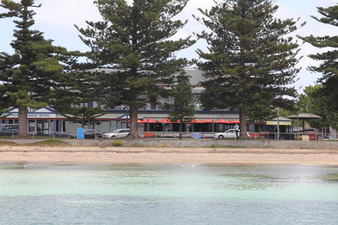 Grand Tasman Hotel - Accommodation Redcliffe 35