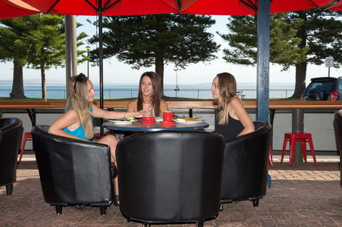Grand Tasman Hotel - Accommodation Redcliffe 14