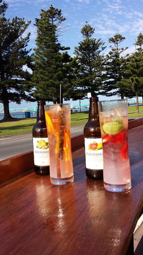 Grand Tasman Hotel - Accommodation Redcliffe 4