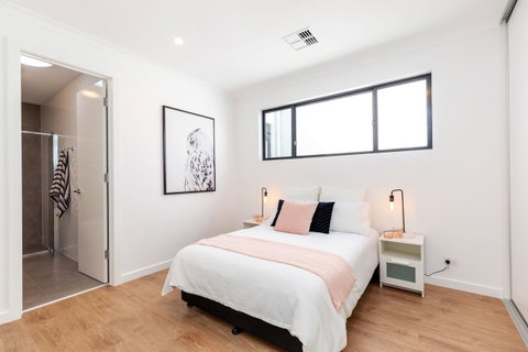 Brand New Affordable Luxury 3 Bedroom 3 Bathrooms House Close To Adelaide City, Chinatown, Beach, Adelaide Airport - Accommodation Redcliffe 0