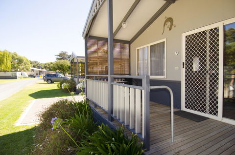 Lakeside Tourist Park - Accommodation Redcliffe 11