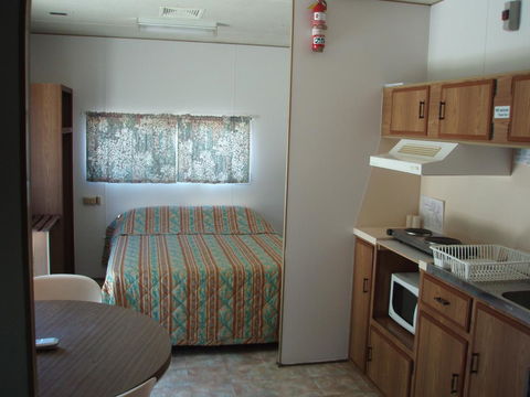 Lakeside Tourist Park - Accommodation Redcliffe 13