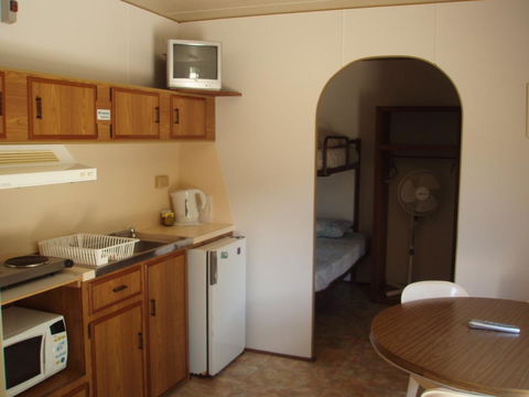 Lakeside Tourist Park - Accommodation Redcliffe 16