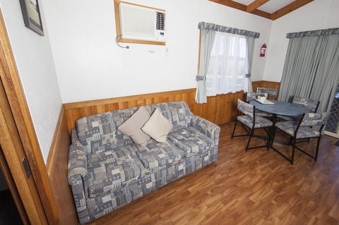 Lakeside Tourist Park - Accommodation Redcliffe 6