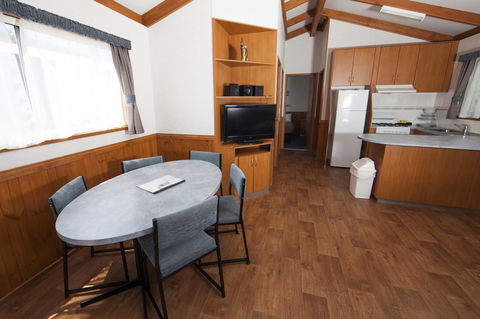 Lakeside Tourist Park - Accommodation Redcliffe 7