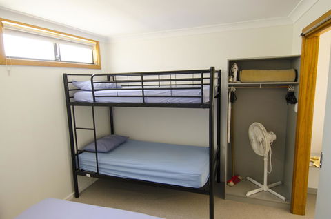 Lakeside Tourist Park - Accommodation Redcliffe 8