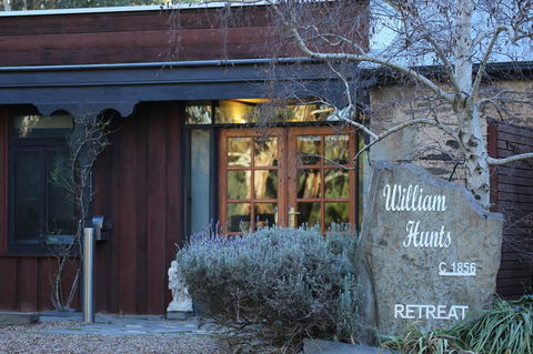 William Hunt's Retreat - Cypress Studio - Accommodation Redcliffe 8
