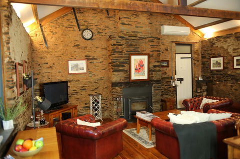 William Hunt's Retreat - Cypress Studio - Accommodation Redcliffe 14