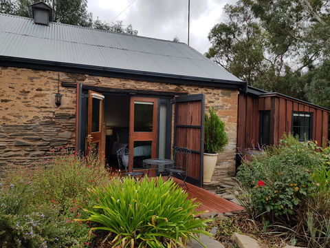 William Hunt's Retreat - Cypress Studio - Accommodation Redcliffe 11