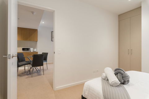Ther-Rich 2Brm CBD Apartment - Accommodation Redcliffe 2