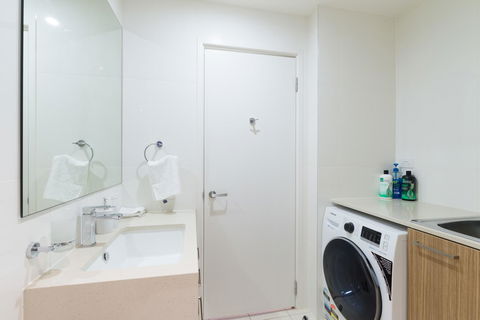 Ther-Rich 2Brm CBD Apartment - Accommodation Redcliffe 28