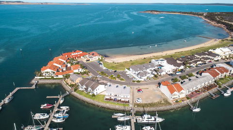Mariners Cay Apartment - Accommodation Redcliffe 0