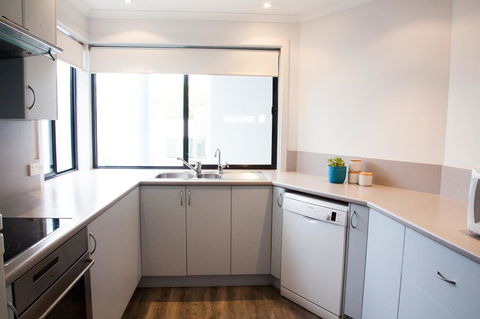 Mariners Cay Apartment - Accommodation Redcliffe 11