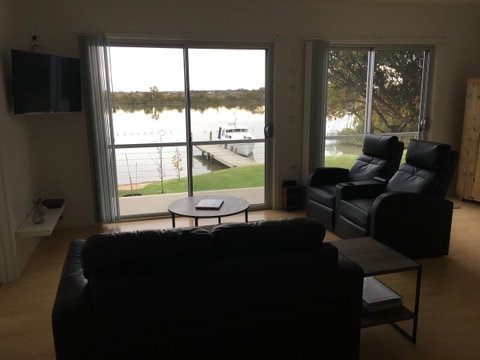 Washpool Retreat - Accommodation Redcliffe 4