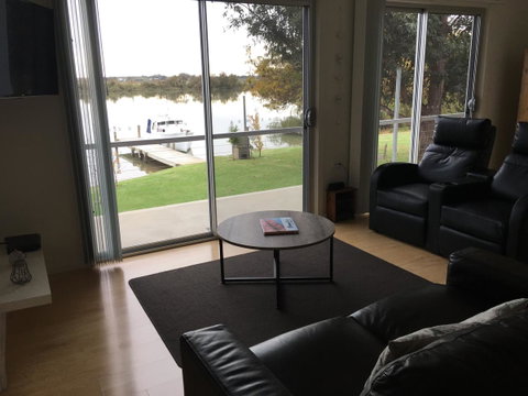 Washpool Retreat - Accommodation Redcliffe 2