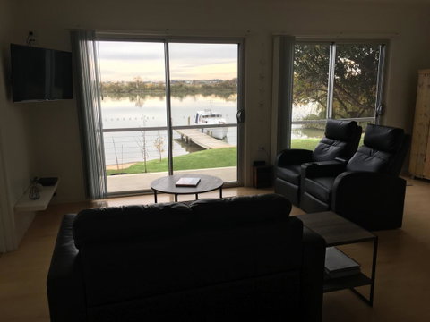 Washpool Retreat - Accommodation Redcliffe 7