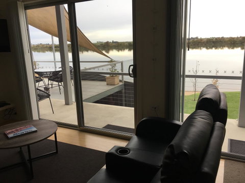 Washpool Retreat - Accommodation Redcliffe 3