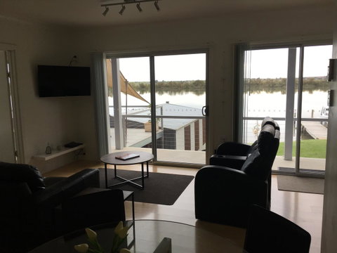 Washpool Retreat - Accommodation Redcliffe 5