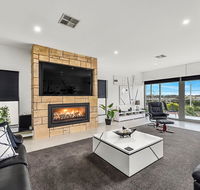KENNEDY EXECUTIVE TOWNHOUSE - Accommodation Redcliffe