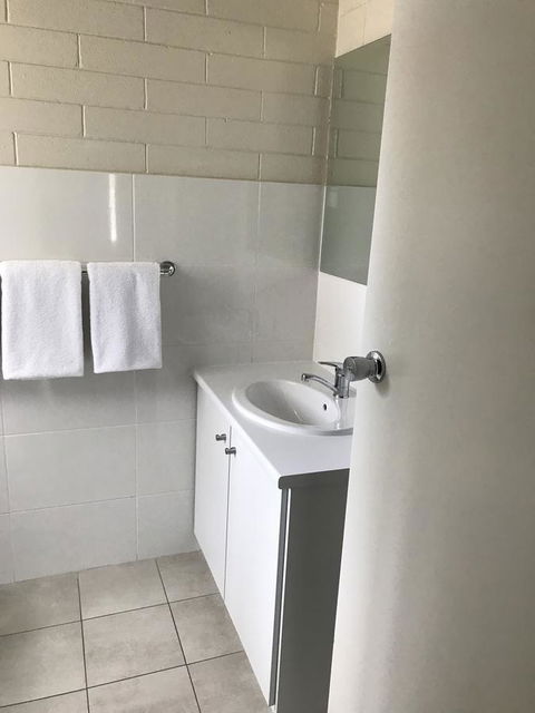 Victor Harbor City Inn - Accommodation Redcliffe 2