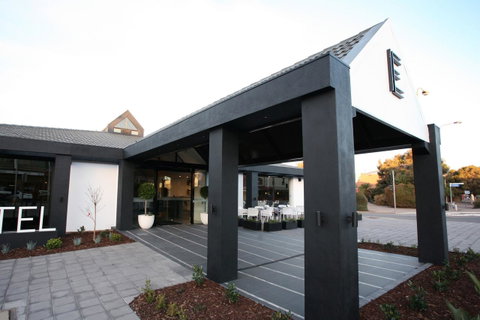 Ellen Hotel - Accommodation Redcliffe 23