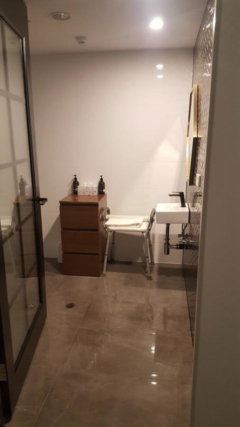 Ellen Hotel - Accommodation Redcliffe 2