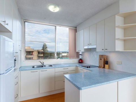 Ebbtide 25 - Accommodation Redcliffe 8