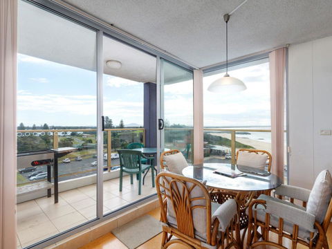 Ebbtide 25 - Accommodation Redcliffe 10