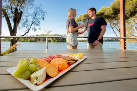 BIG4 Renmark Riverfront Holiday Park - Accommodation Redcliffe 6