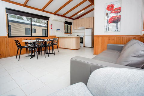 BIG4 Renmark Riverfront Holiday Park - Accommodation Redcliffe 1