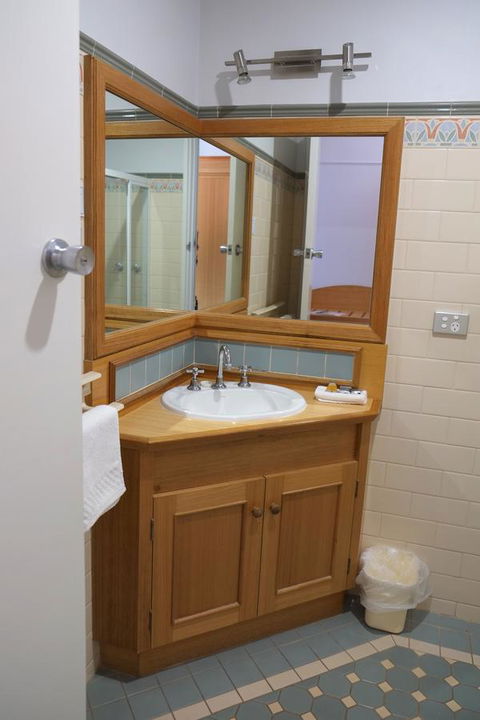 Berri Hotel - Accommodation Redcliffe 30