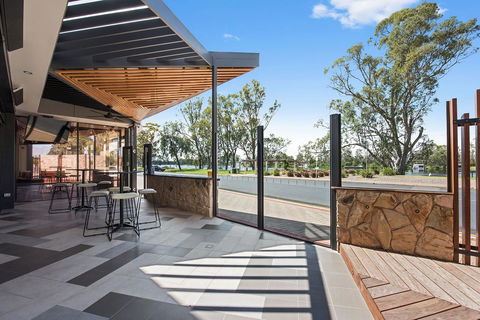 Berri Hotel - Accommodation Redcliffe 11