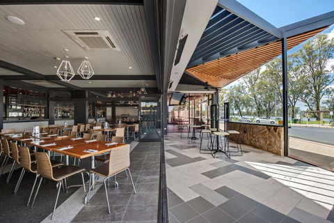 Berri Hotel - Accommodation Redcliffe 5